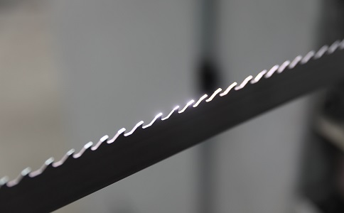日喀则双金属带锯条产生切削噪音的原因具体有哪些？